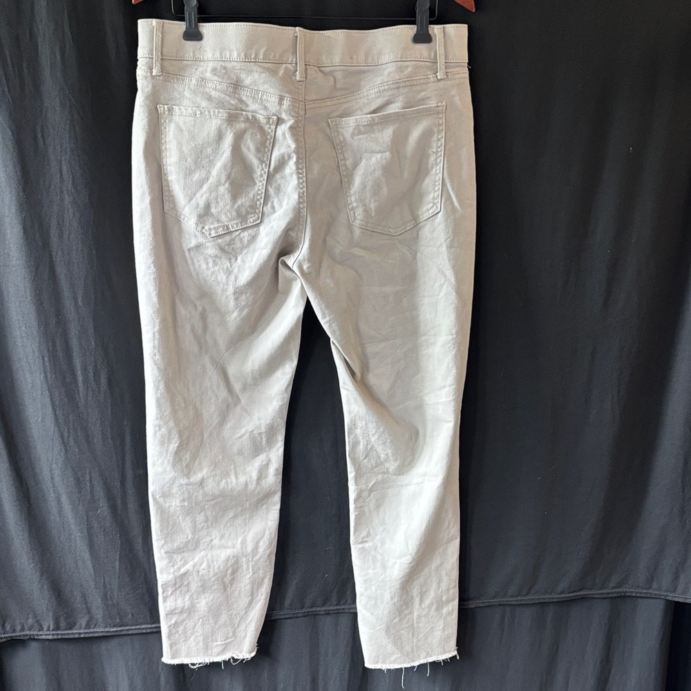 Croft & Barrow women’s  Slim Fit cropped raw edge Beige Jeans sz 14 - Picture 10 of 11